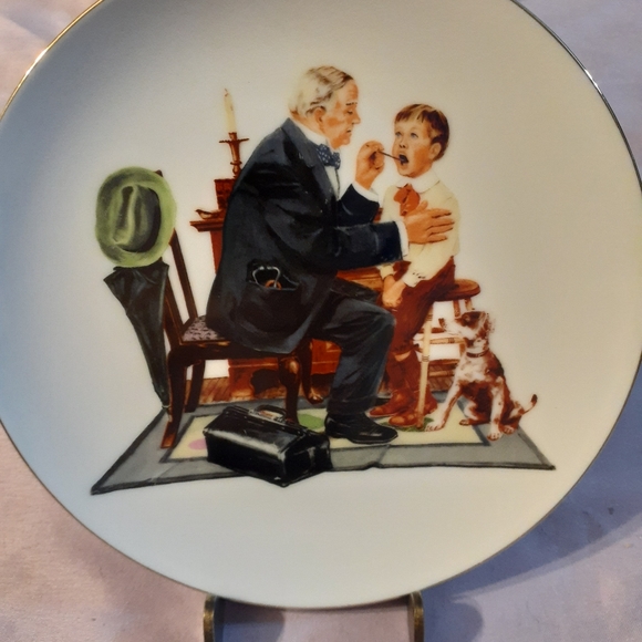 Collector's Plates - Picture 2 of 4